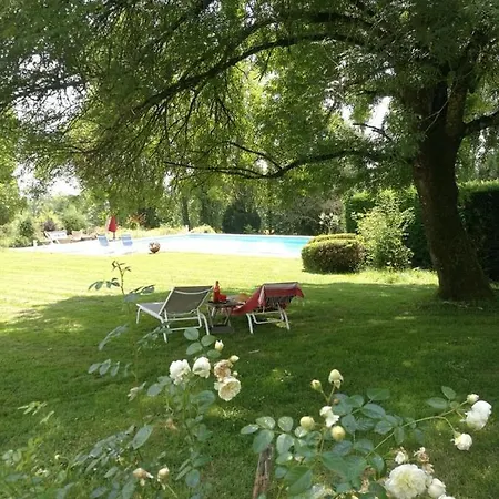 Domaine De Rateau Bed & Breakfast