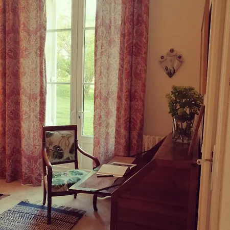 Domaine De Rateau Bed & Breakfast *