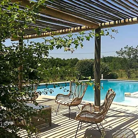 Domaine De Rateau 4* Bayas
