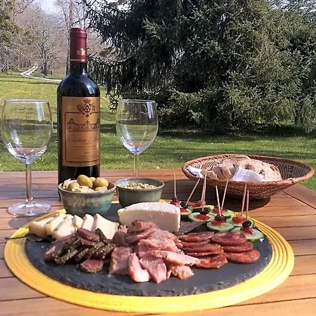 Bed & Breakfast Domaine De Rateau 4*