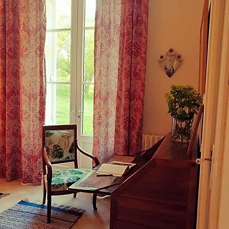 Domaine De Rateau 4*
